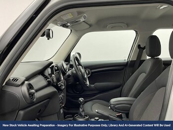 Used MINI Hatch 2019 for sale - 77350710: Photo