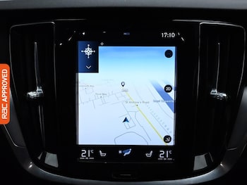 Used Volvo V60 2019 for sale - 75581252: Photo