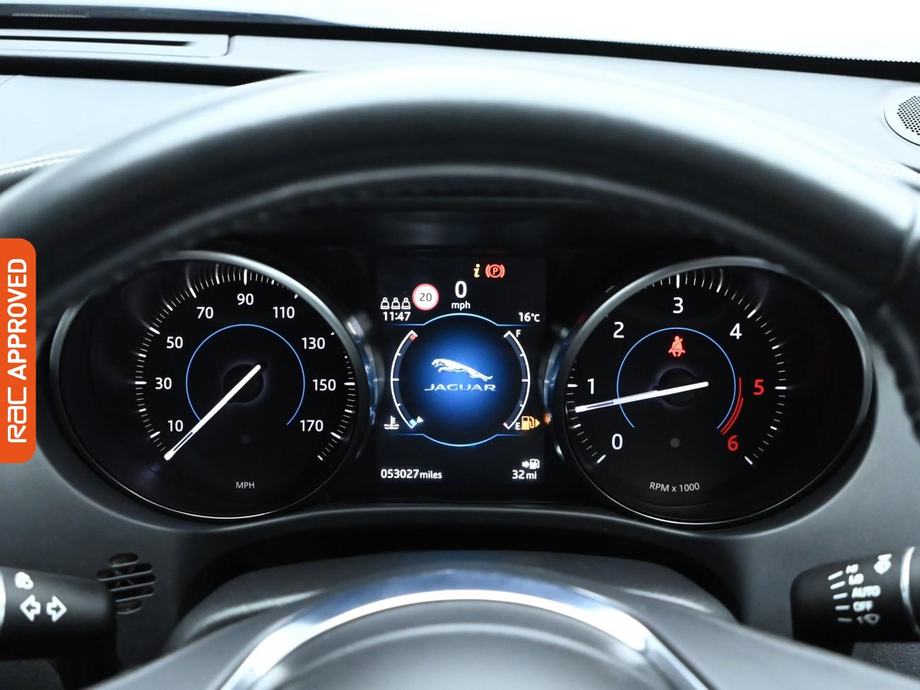 Used Jaguar F-Pace 2025 for sale - 75746476: Photo 11