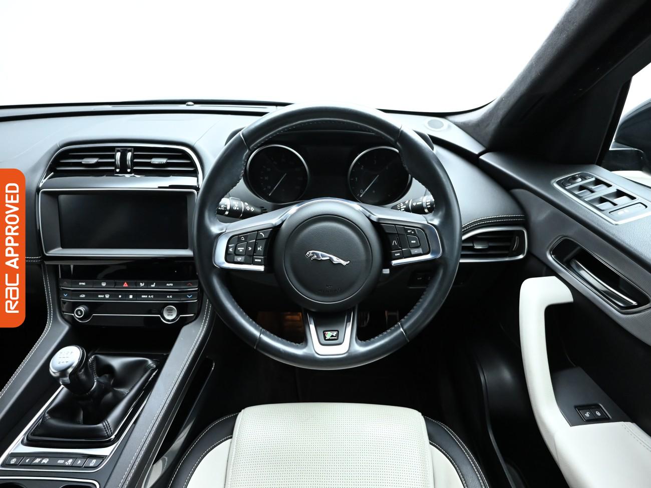 Used Jaguar F-Pace 2025 for sale - 75746476: Photo 9