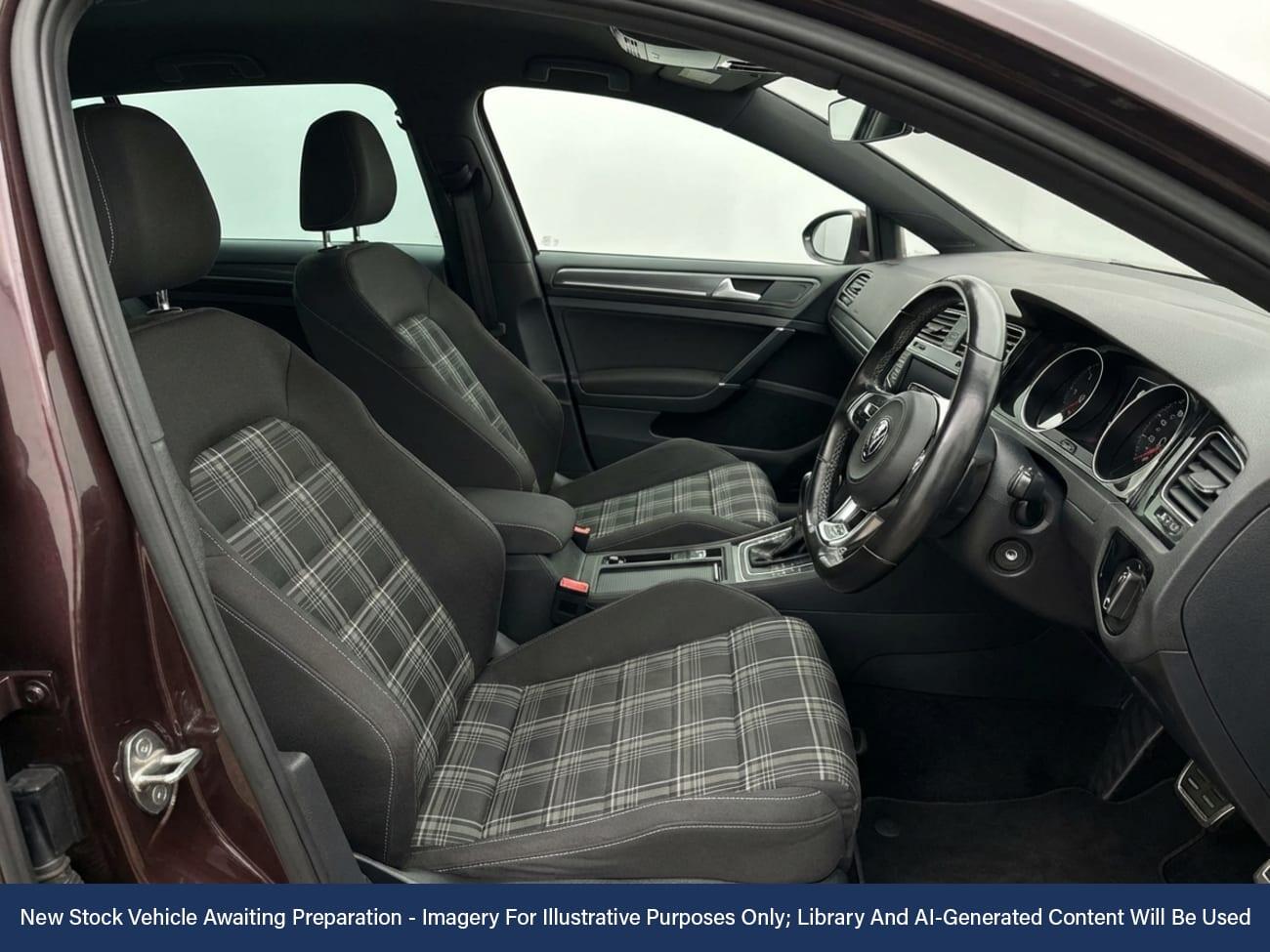 Used Volkswagen Golf 2018 for sale - 77324048: Photo 3