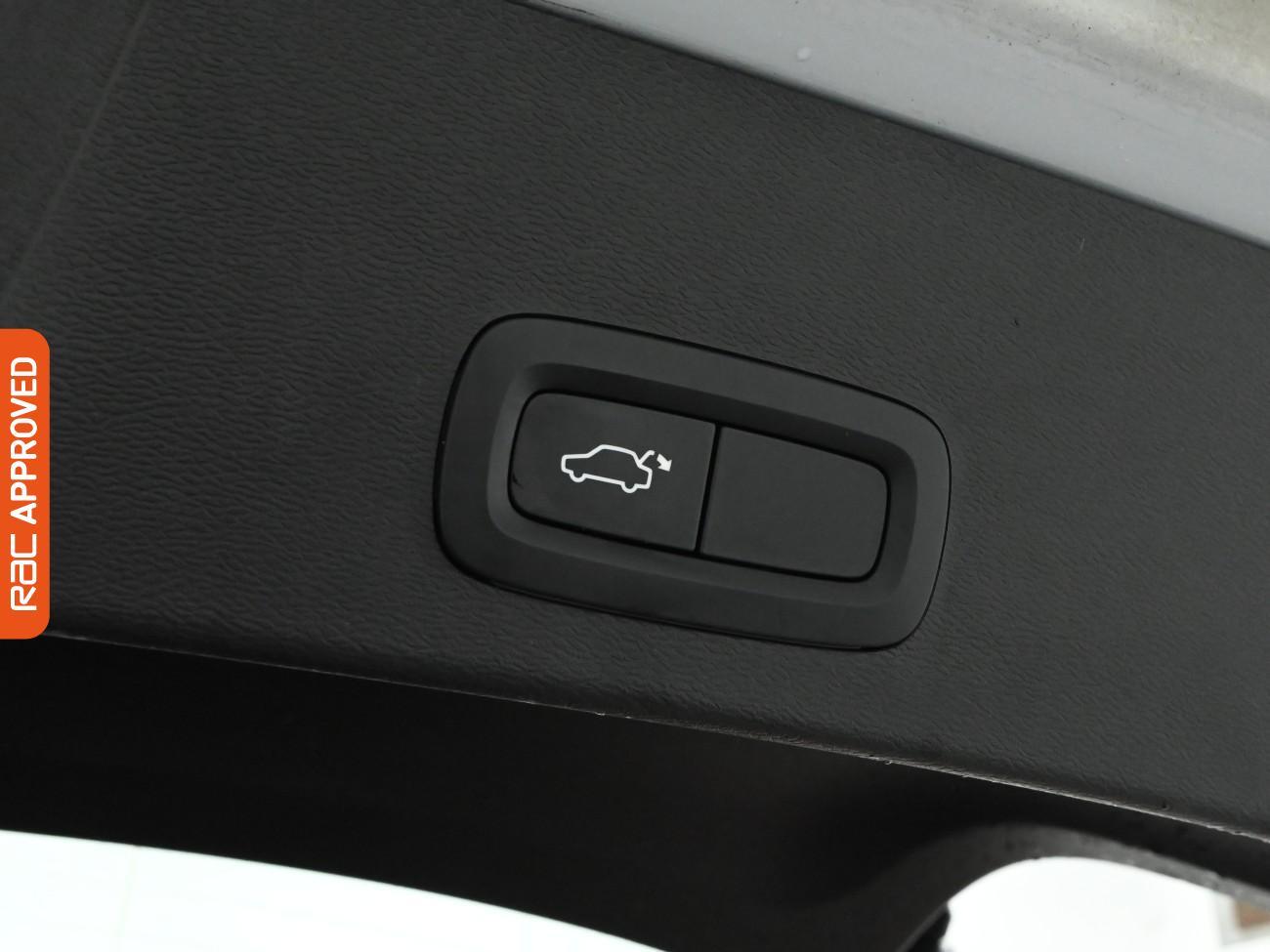 Used Volvo XC40 2021 for sale - 77236078: Photo 14