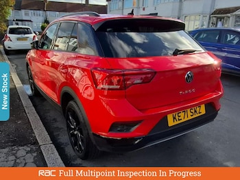 Used Volkswagen T-Roc 2021 for sale - 76520041: Photo