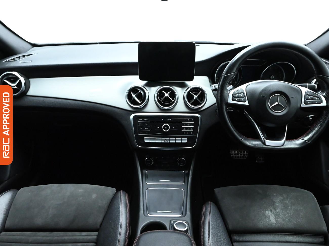 Used Mercedes-Benz GLA 2018 for sale - 76650572: Photo 2