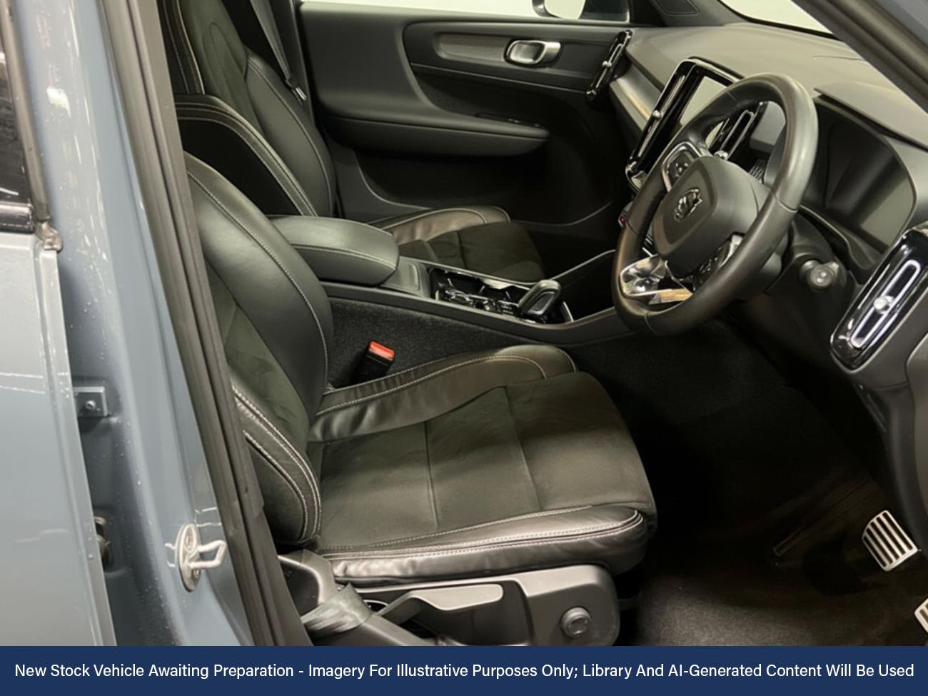 Used Volvo XC40 2022 for sale - 76929210: Photo 3