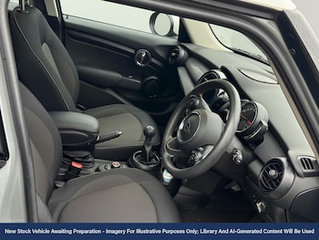 Used MINI Hatch 2021 for sale - 76805317: Photo