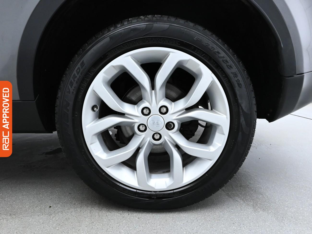 Used Land Rover Discovery Sport 2017 for sale - 76047419: Photo 15