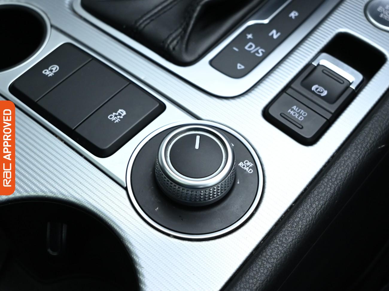 Used Volkswagen Touareg 2015 for sale - 77138867: Photo 24