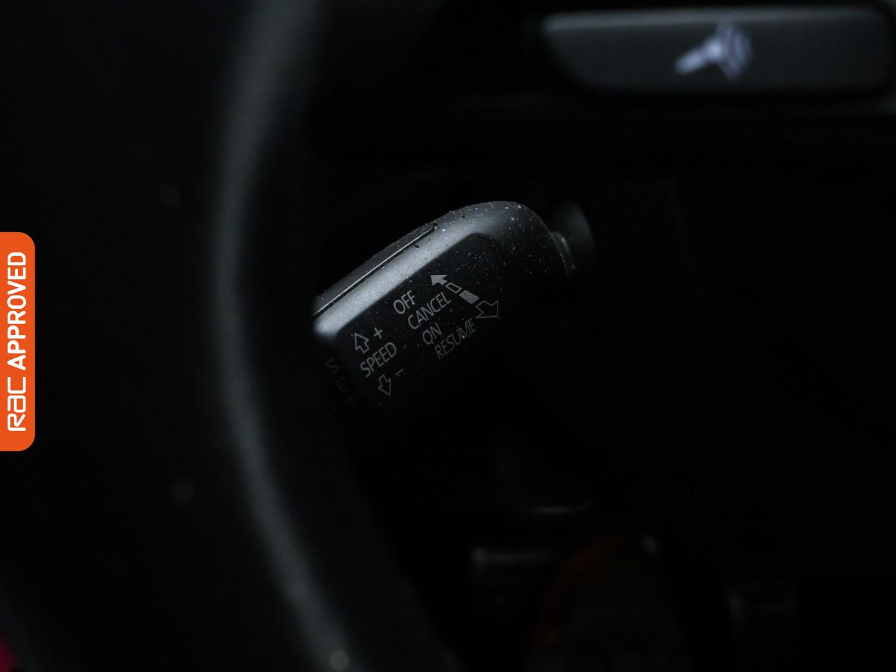 Used Volkswagen Touareg 2015 for sale - 77138867: Photo 29