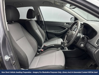 Used Hyundai i20 2019 for sale - 77996542: Photo