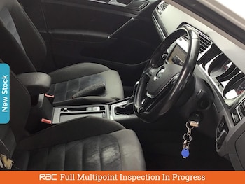 Used Volkswagen Golf 2016 for sale - 75474976: Photo
