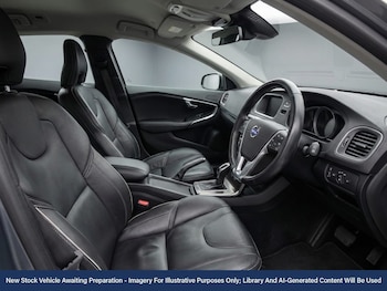 Used Volvo V40 2017 for sale - 77890639: Photo