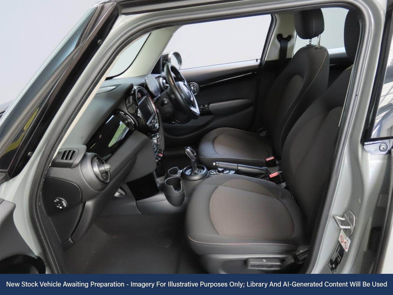 Used MINI Hatch 2021 for sale - 76629835: Photo 2