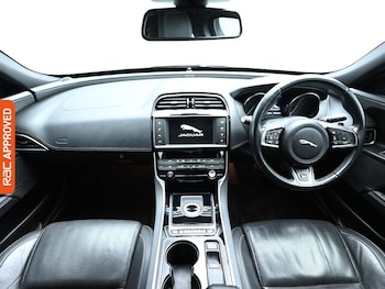 Used Jaguar XE 2015 for sale - 76495070: Photo