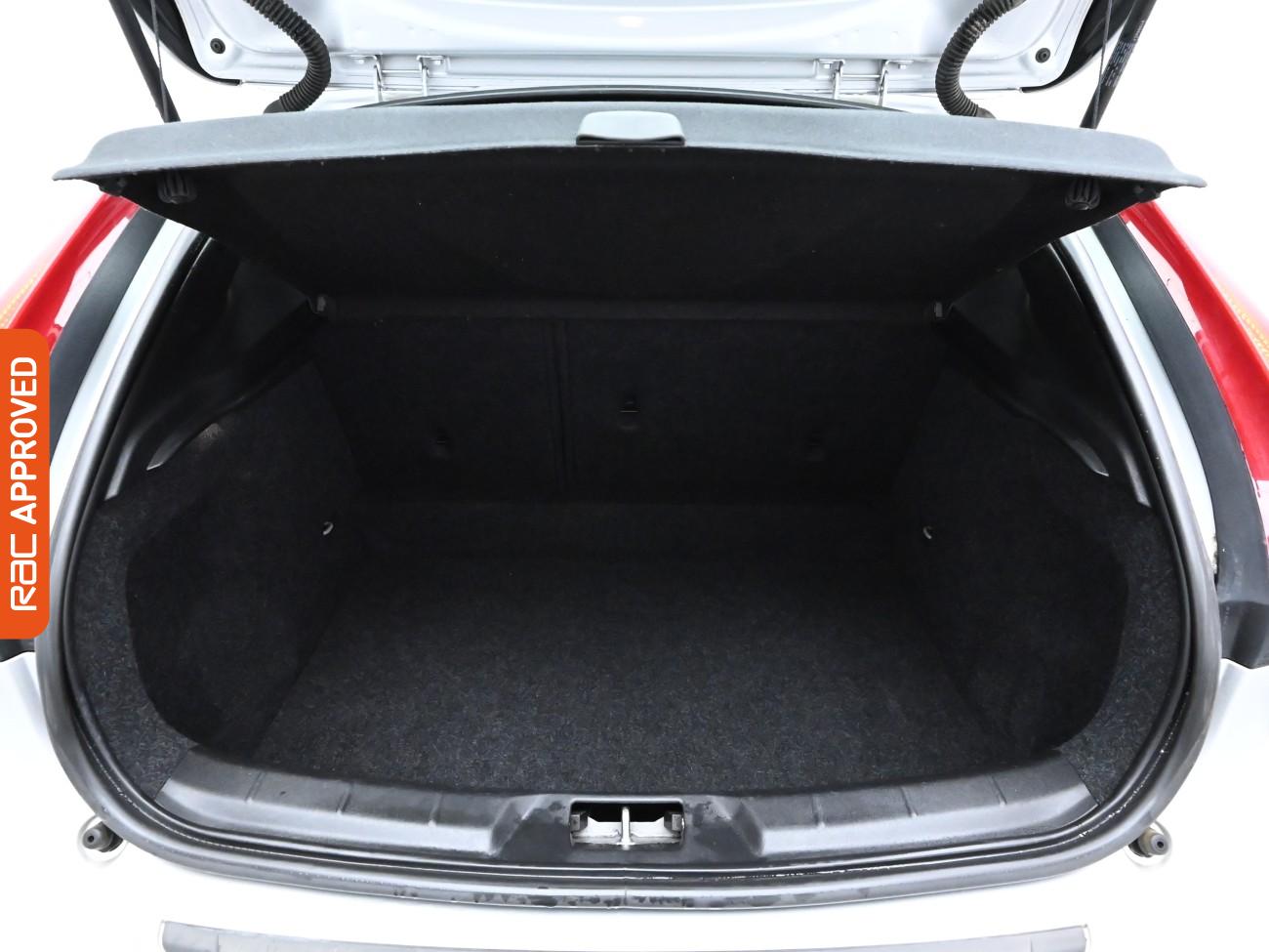 Used Volvo V40 Cross Country 2016 for sale - 76004963: Photo 24