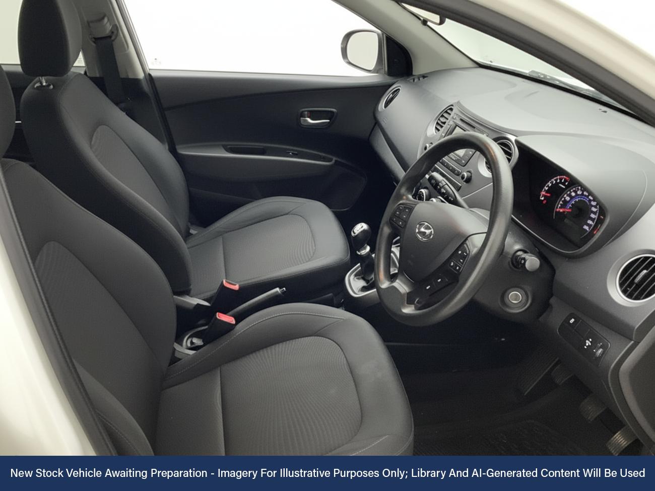 Used Hyundai i10 2017 for sale - 76878303: Photo 3