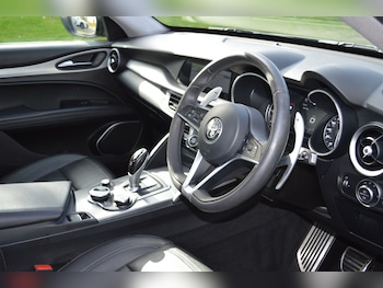 Used Alfa Romeo Stelvio 2018 for sale - 76170503: Photo