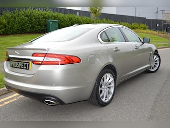 Used Jaguar XF 2011 for sale - 76076122: Photo