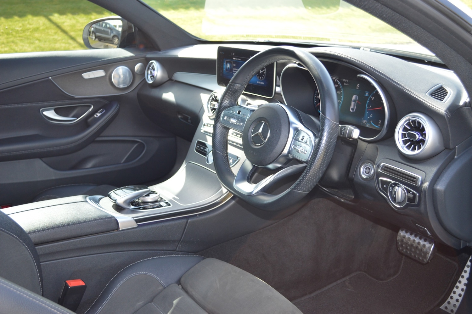 Used Mercedes-Benz C Class 2018 for sale - 78162549: Photo 2