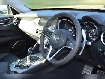 Used Alfa Romeo Stelvio 2019 for sale - 78433175: Photo