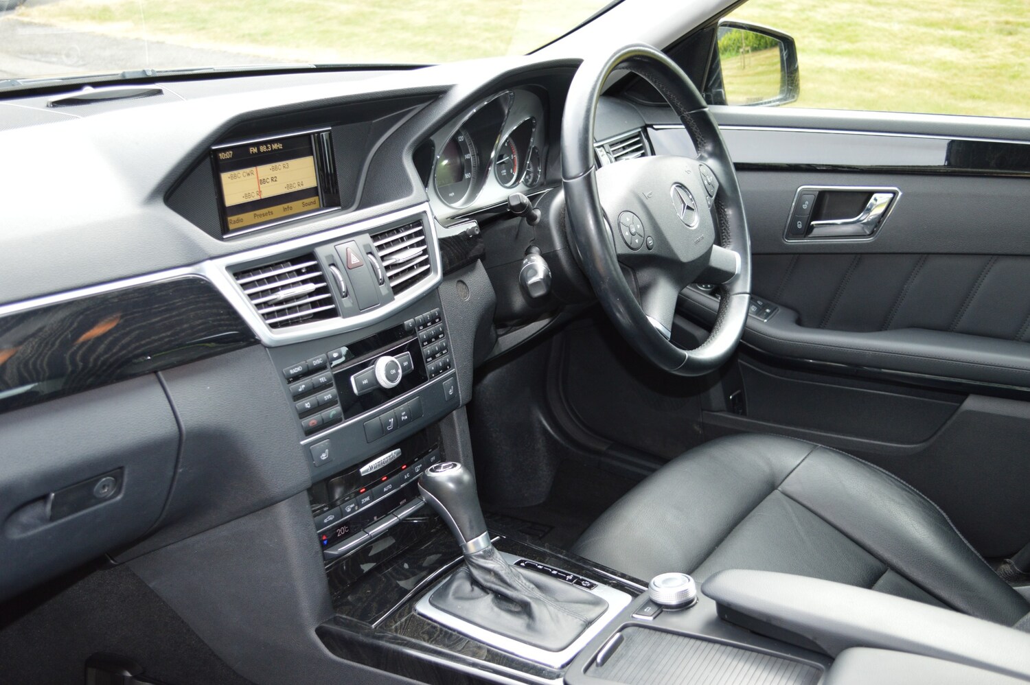 Used Mercedes-Benz E Class 2011 for sale - 76477738: Photo 16