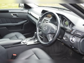 Used Mercedes-Benz E Class 2011 for sale - 76477738: Photo