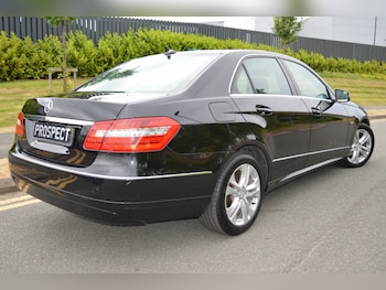 Used Mercedes-Benz E Class 2011 for sale - 76477738: Photo