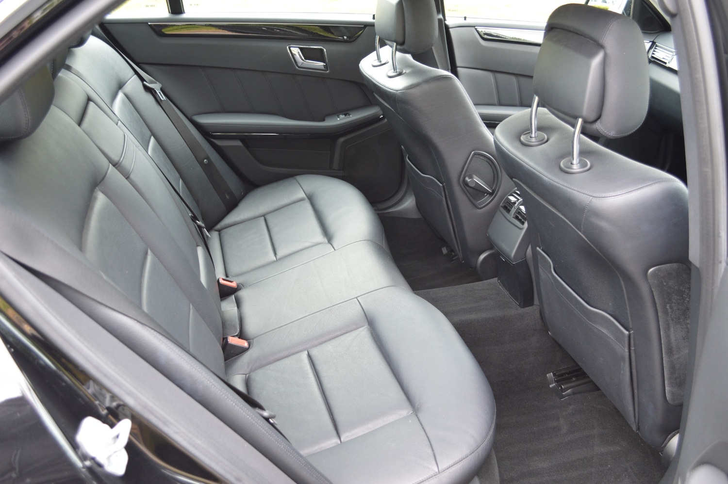 Used Mercedes-Benz E Class 2011 for sale - 76477738: Photo 4