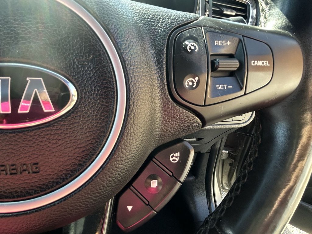 Used Kia Carens 2018 for sale - 76185192: Photo 16