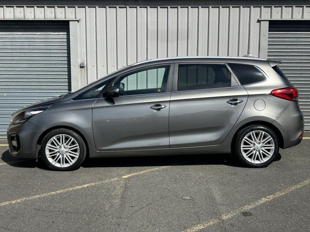 Used Kia Carens 2018 for sale - 76185192: Photo 2