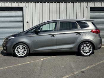 Used Kia Carens 2018 for sale - 76185192: Photo 2