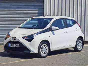 2019 (19) - 1.0 VVT-i x-play Hatchback 5dr Petrol Manual Euro 6 (71 ps)