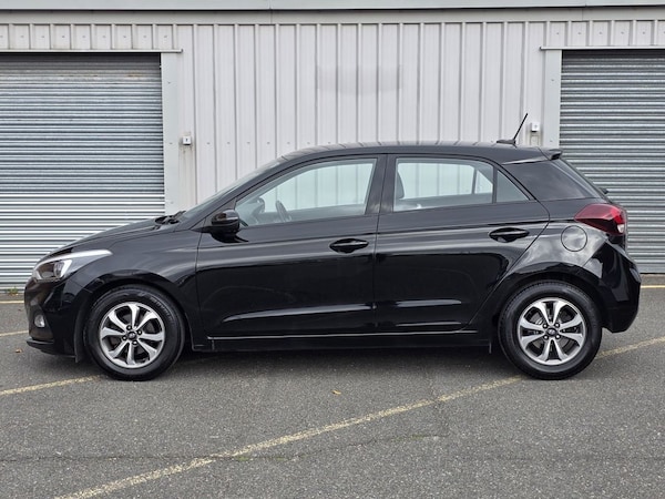 Used Hyundai i20 2019 for sale - 76202433: Photo 2