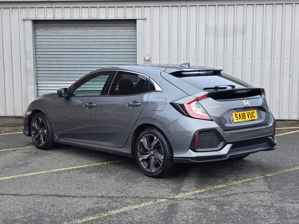 Used Honda Civic 2018 for sale - 76256096: Photo 3