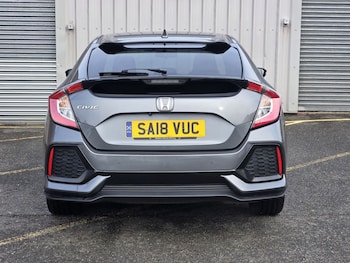 Used Honda Civic 2018 for sale - 76256096: Photo 4
