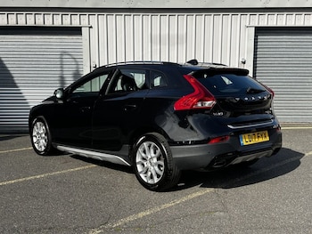 Used Volvo V40 2017 for sale - 75876951: Photo