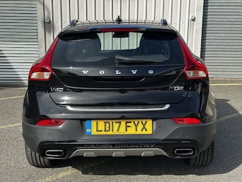 Used Volvo V40 2017 for sale - 75876951: Photo