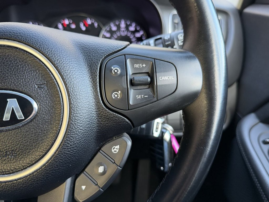 Used Kia Carens 2015 for sale - 76333520: Photo 15