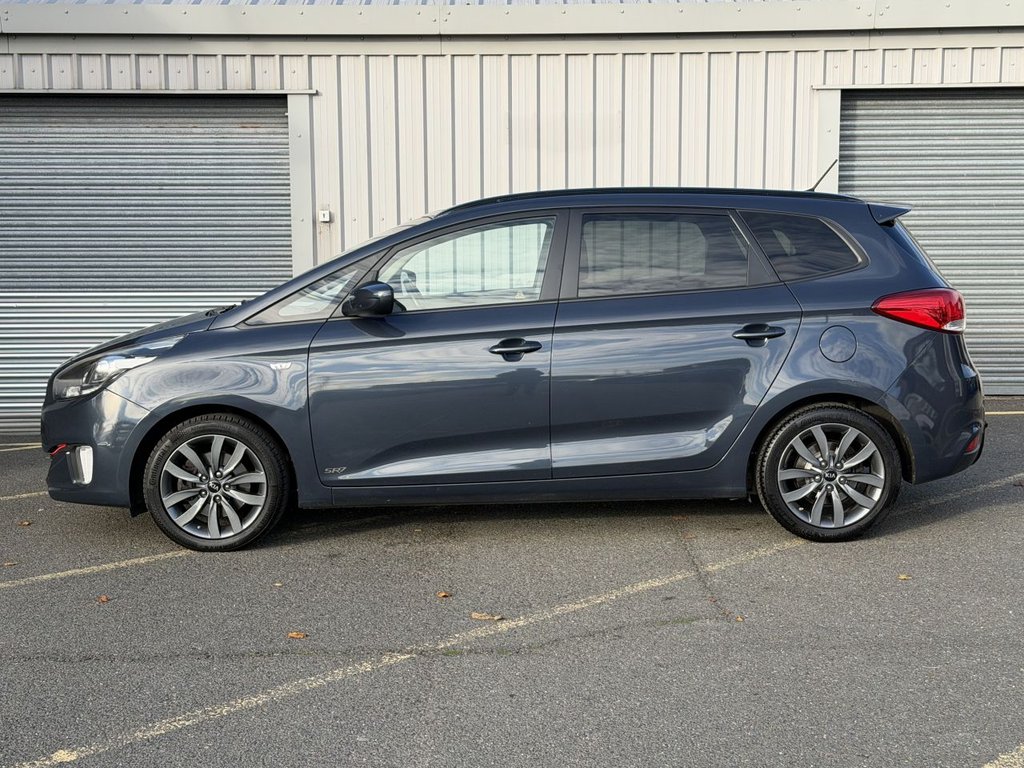 Used Kia Carens 2015 for sale - 76333520: Photo 2