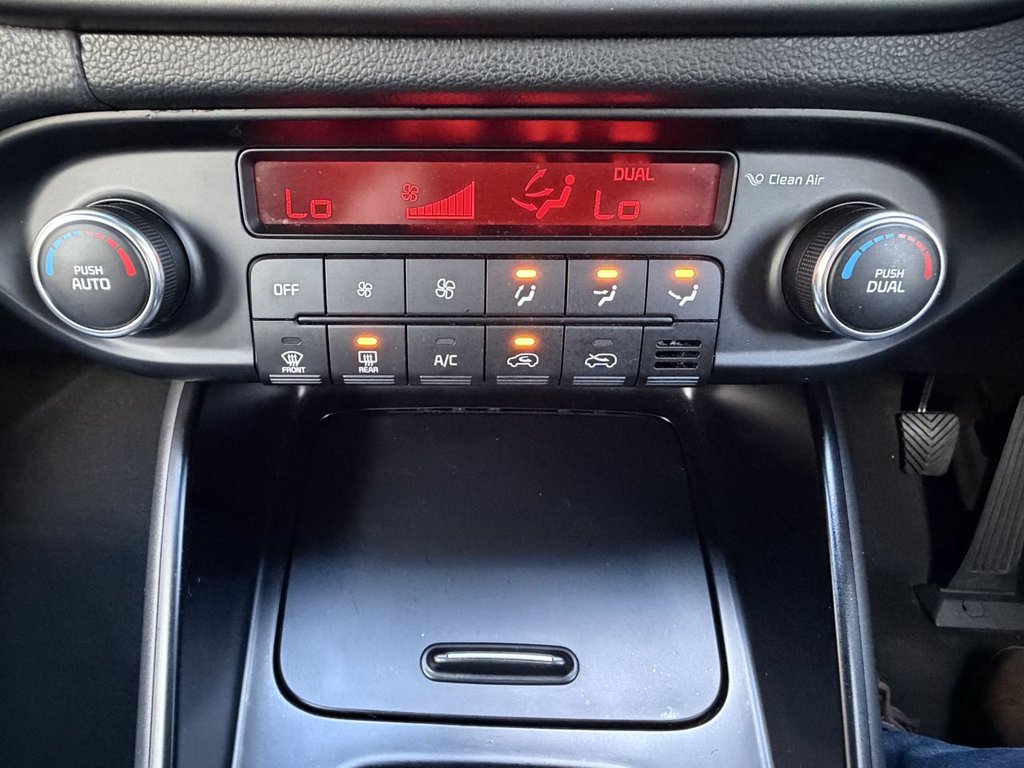 Used Kia Carens 2015 for sale - 76333520: Photo 22