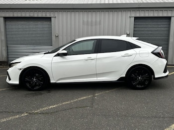 Used Honda Civic 2017 for sale - 76303609: Photo 2