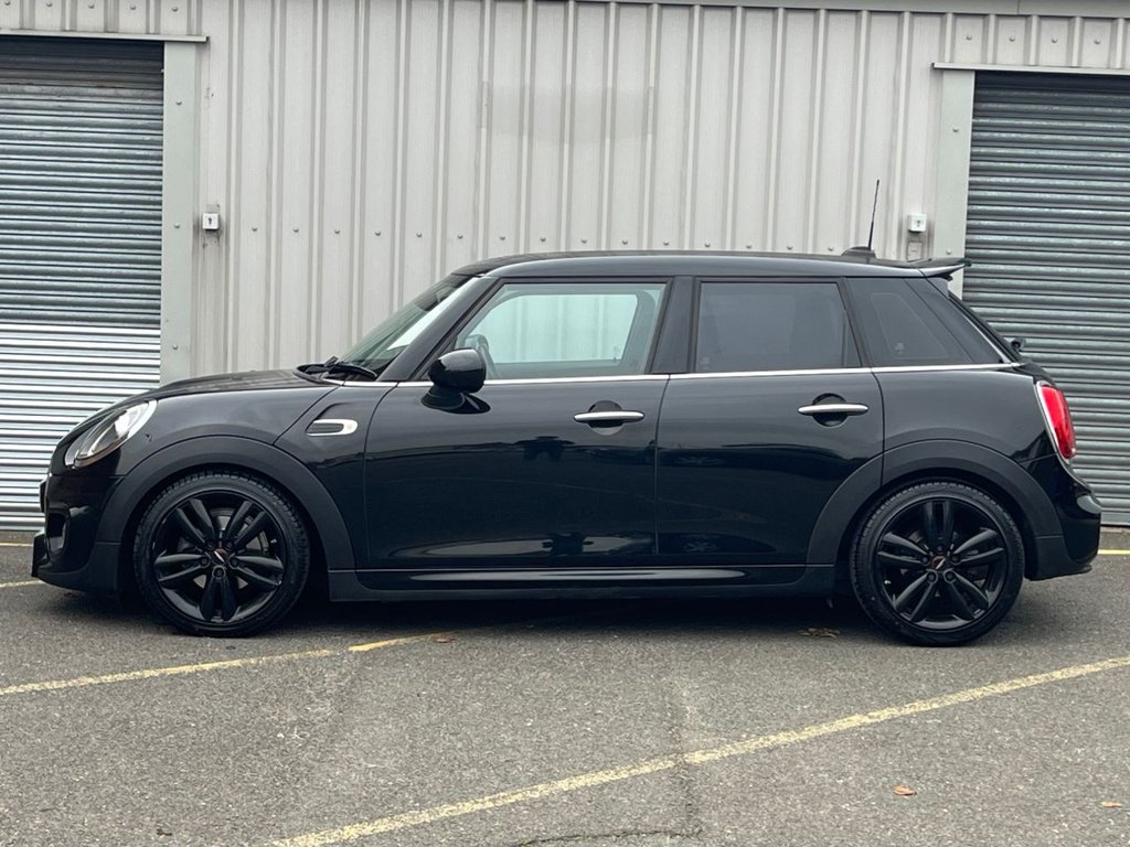 Used MINI Hatch 2018 for sale - 76039614: Photo 2