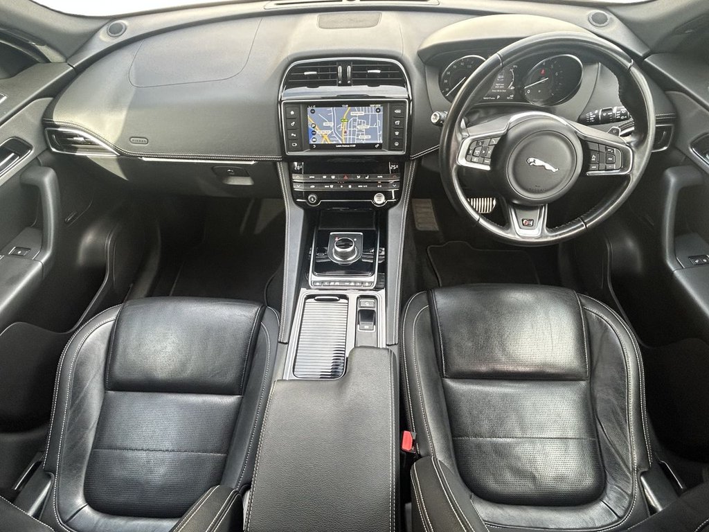 Used Jaguar F-Pace 2018 for sale - 76223536: Photo 10