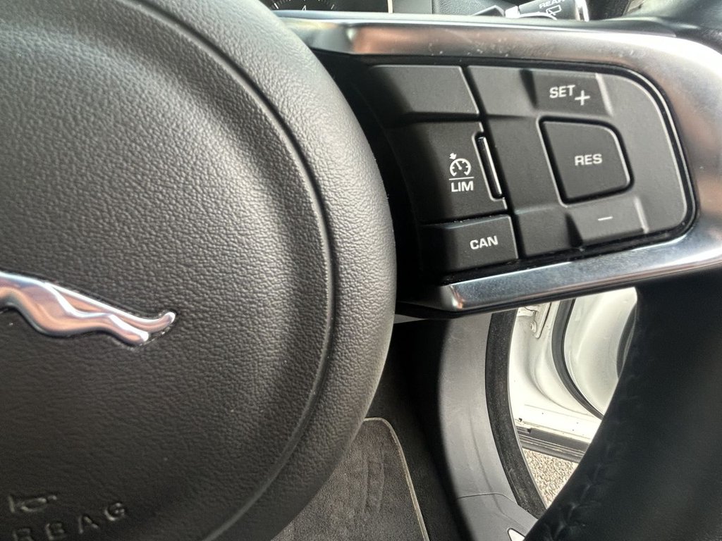 Used Jaguar F-Pace 2018 for sale - 76223536: Photo 14