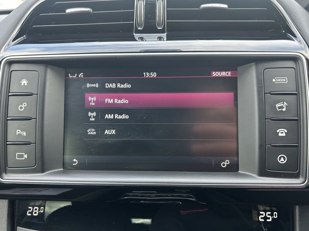 Used Jaguar F-Pace 2018 for sale - 76223536: Photo 15