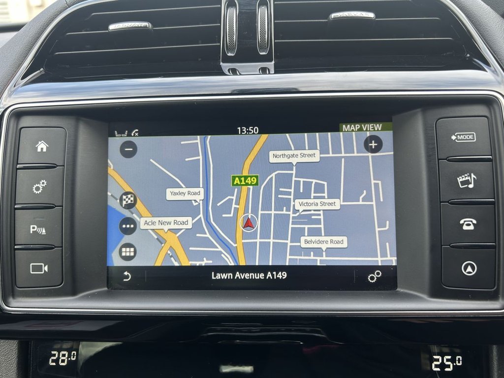 Used Jaguar F-Pace 2018 for sale - 76223536: Photo 16