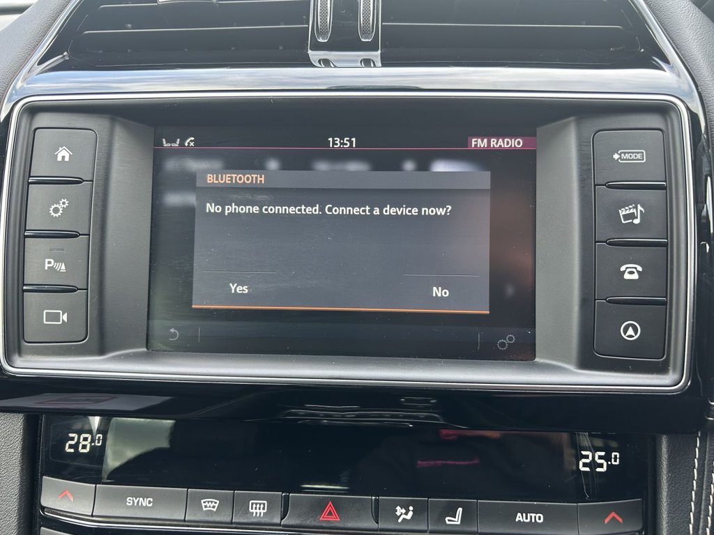 Used Jaguar F-Pace 2018 for sale - 76223536: Photo 17