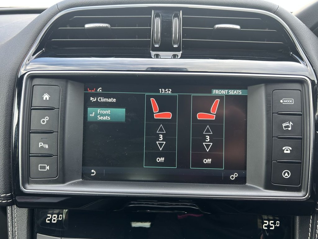 Used Jaguar F-Pace 2018 for sale - 76223536: Photo 20