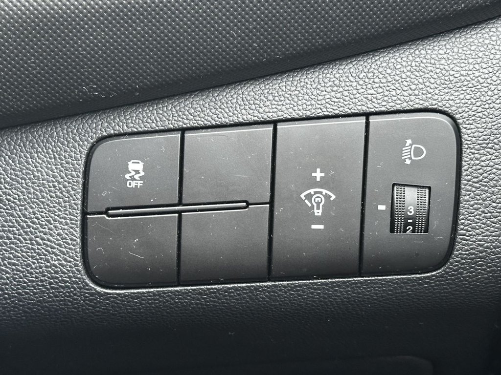 Used Hyundai i10 2018 for sale - 76867327: Photo 19