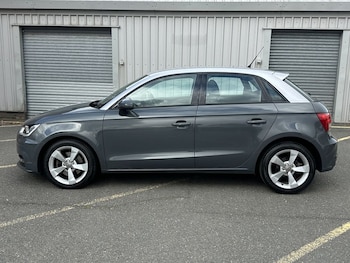 Used Audi A1 2015 for sale - 76039358: Photo 2